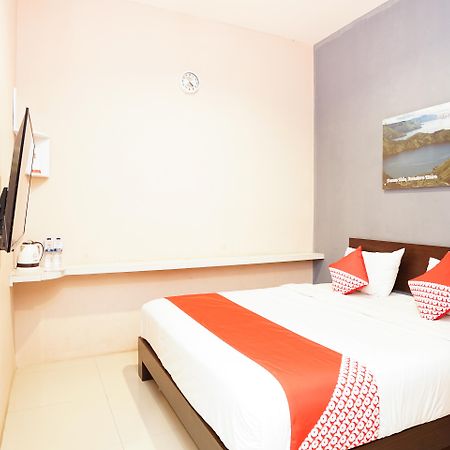 OYO 240 Audah Sevana Syariah Hotel Surabaya Bagian luar foto
