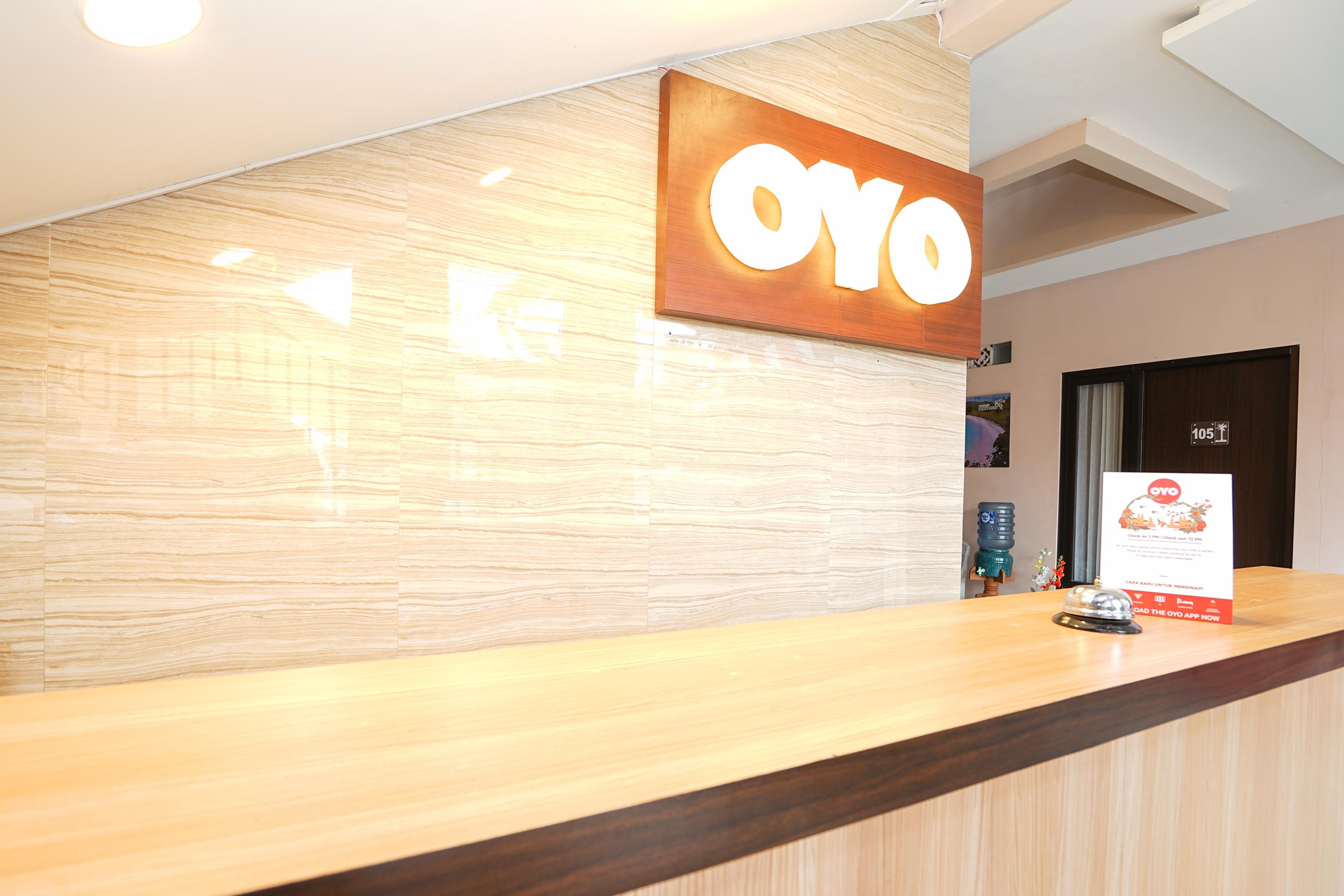 OYO 240 Audah Sevana Syariah Hotel Surabaya Bagian luar foto