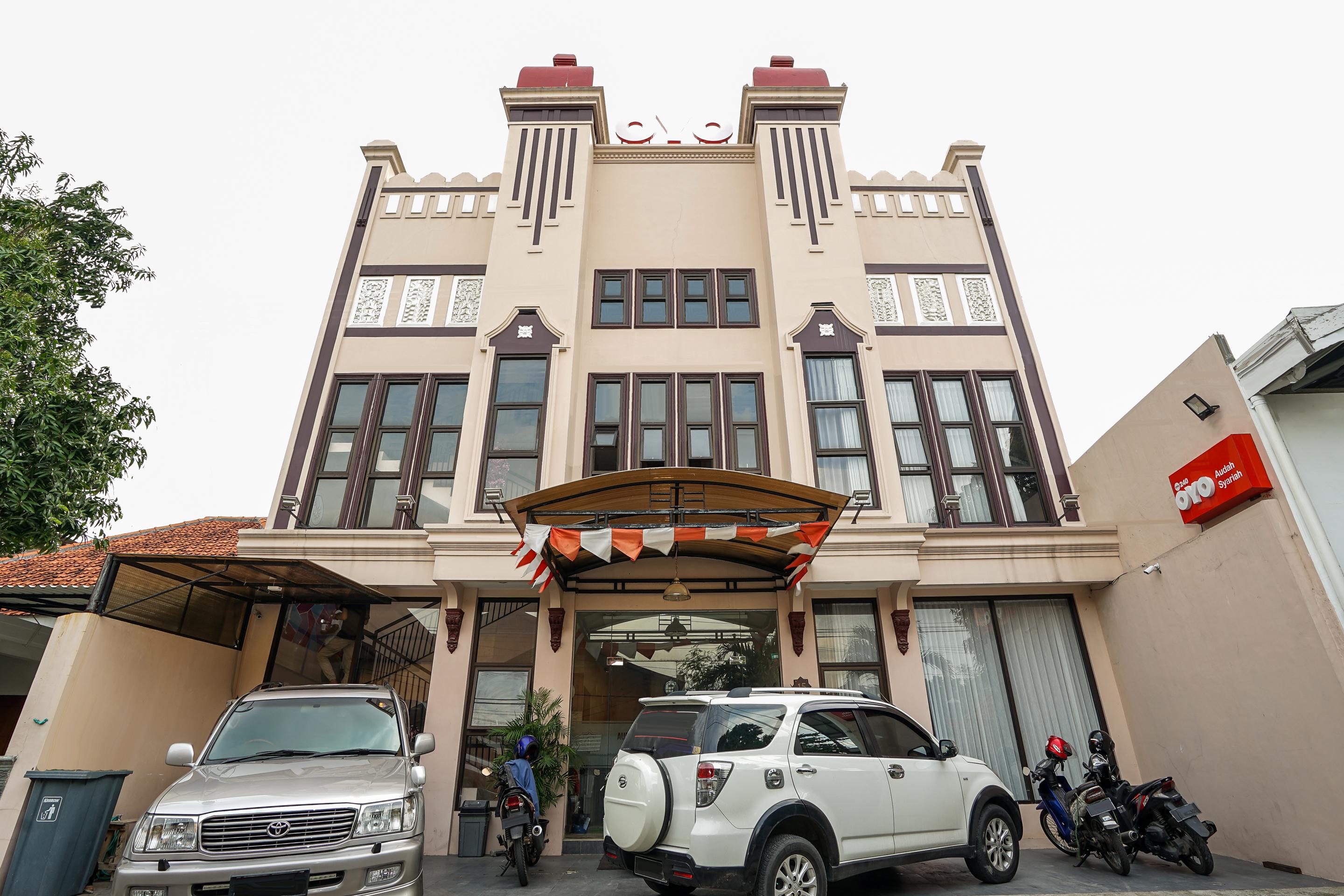 OYO 240 Audah Sevana Syariah Hotel Surabaya Bagian luar foto