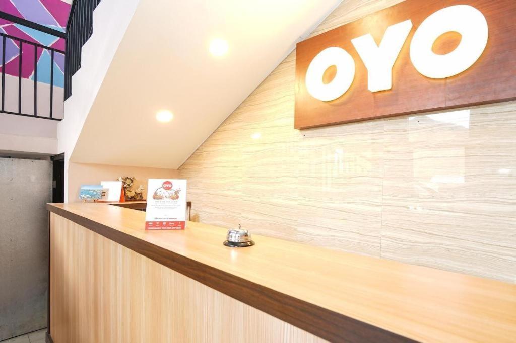 OYO 240 Audah Sevana Syariah Hotel Surabaya Bagian luar foto