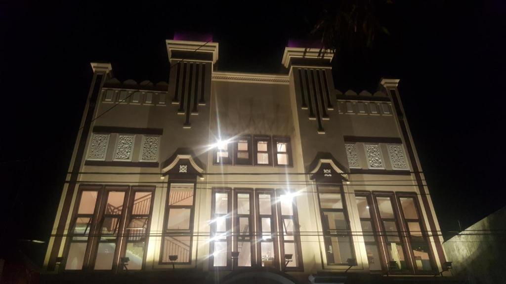 OYO 240 Audah Sevana Syariah Hotel Surabaya Bagian luar foto